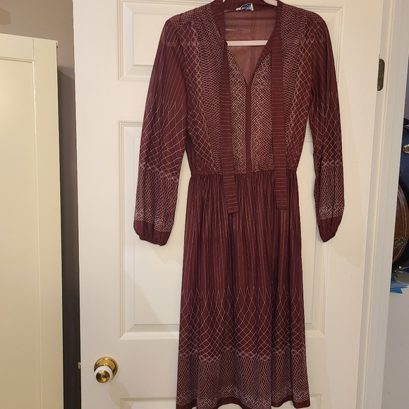 3/$50 - Vintage Burgundy Dress - NuMode - Size M/L - Picture 1 of 6